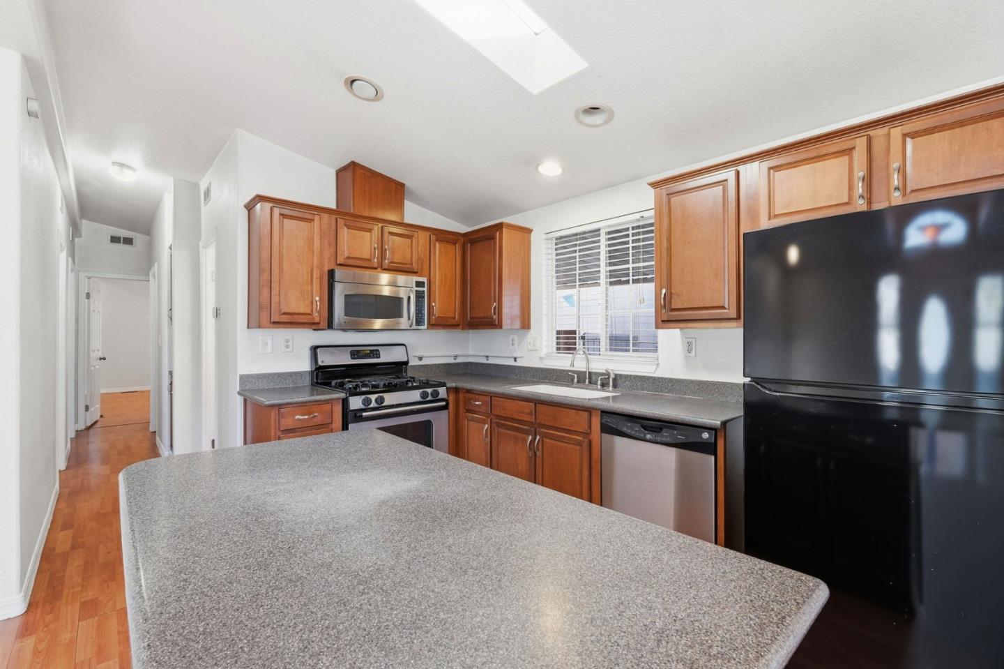 Detail Gallery Image 9 of 33 For 920 Capitola Ave #40,  Capitola,  CA 95010 - 3 Beds | 2 Baths