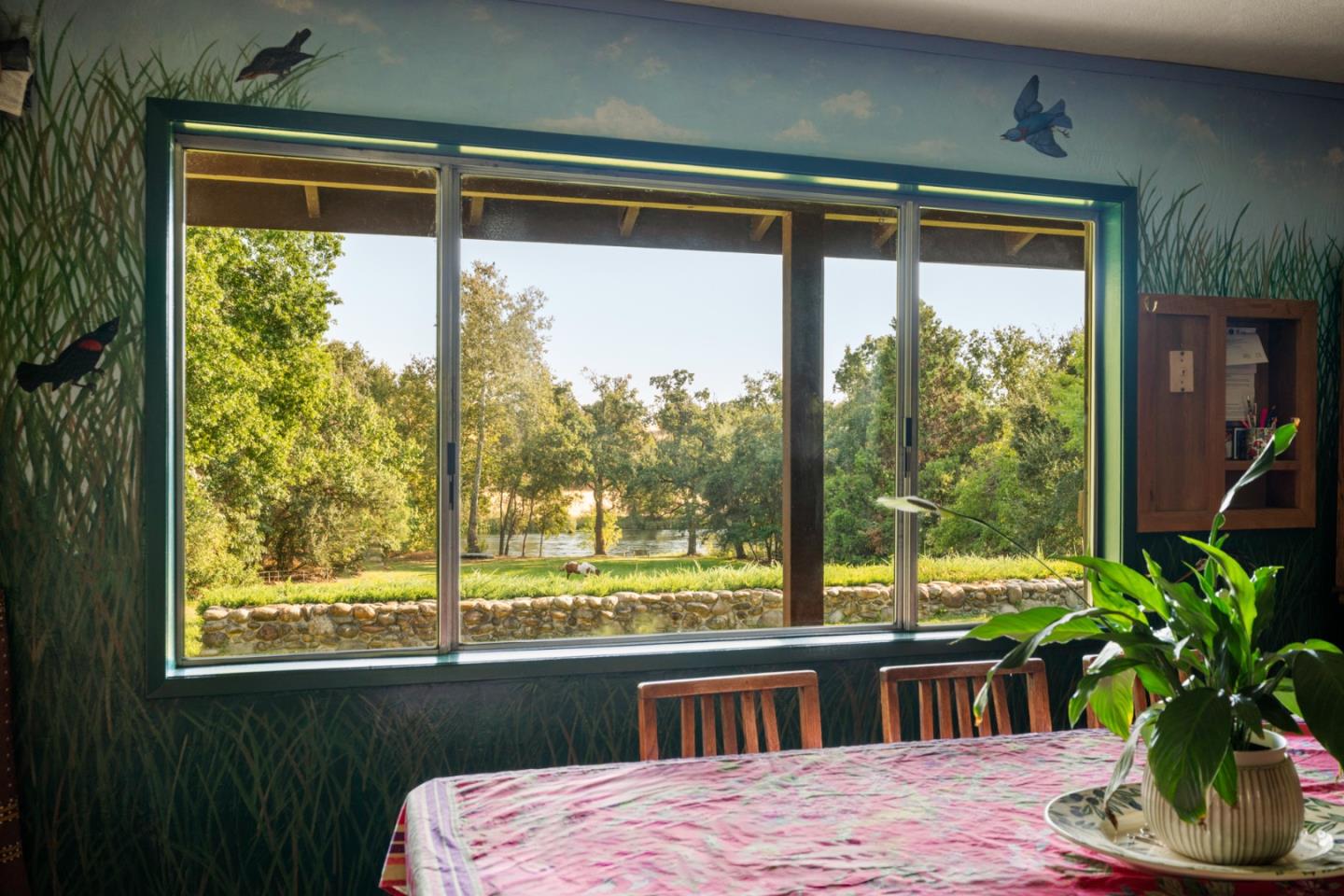 Detail Gallery Image 5 of 77 For 7555 Merced Falls Rd, Snelling,  CA 95369 - 5 Beds | 3 Baths