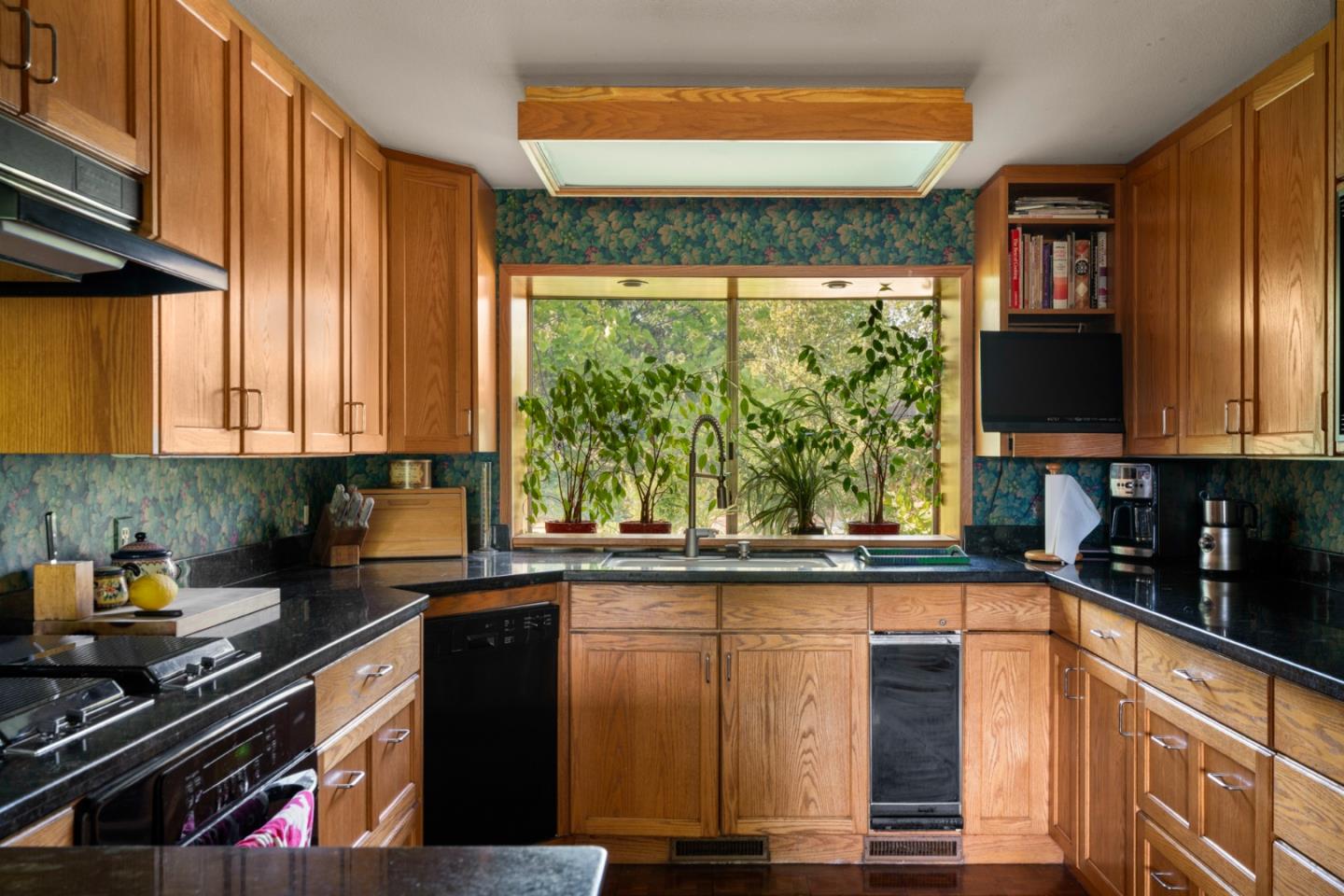 Detail Gallery Image 7 of 77 For 7555 Merced Falls Rd, Snelling,  CA 95369 - 5 Beds | 3 Baths