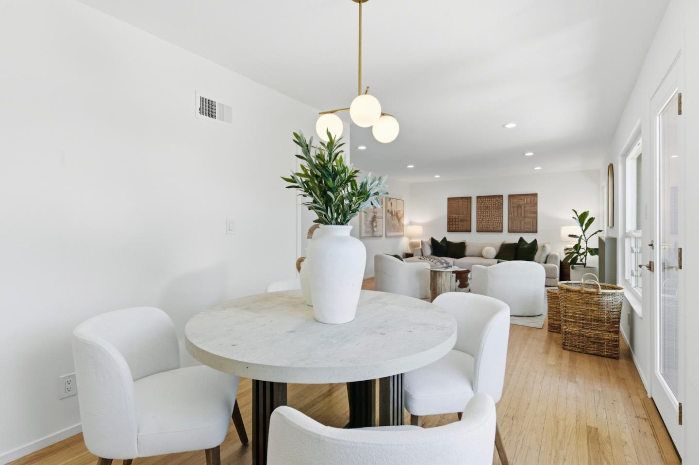 Detail Gallery Image 14 of 44 For 918 Mockingbird Ln, Sunnyvale,  CA 94087 - 3 Beds | 1/1 Baths