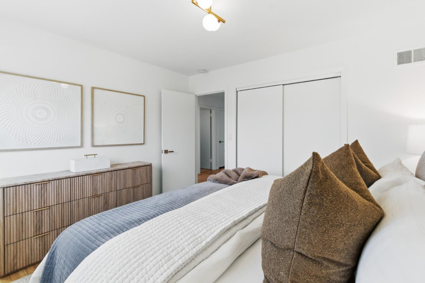 Detail Gallery Image 24 of 44 For 918 Mockingbird Ln, Sunnyvale,  CA 94087 - 3 Beds | 1/1 Baths