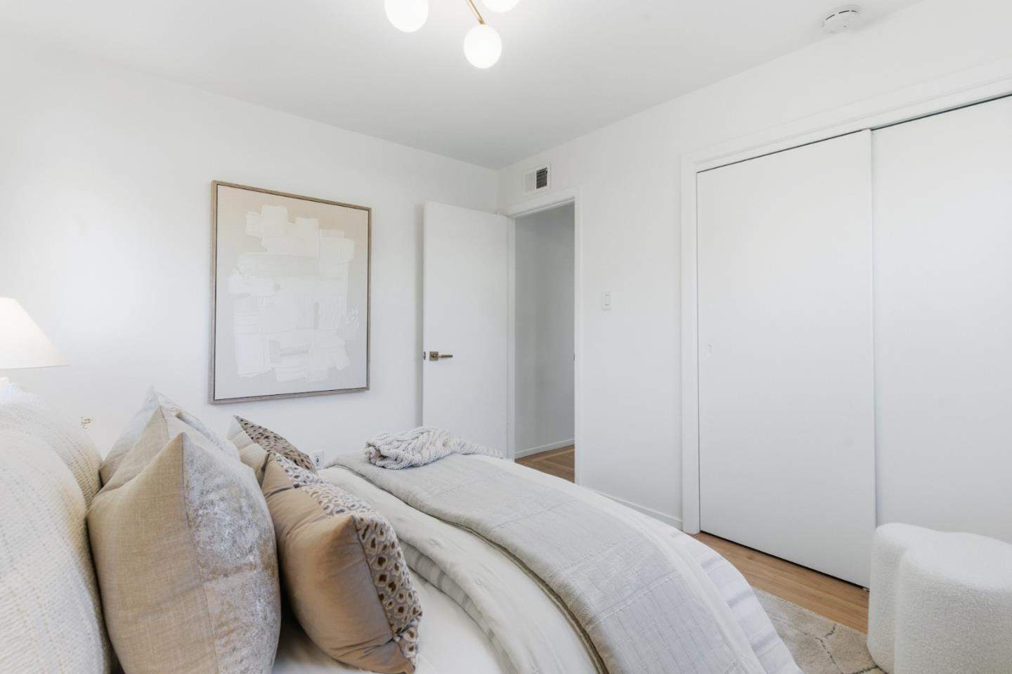 Detail Gallery Image 33 of 44 For 918 Mockingbird Ln, Sunnyvale,  CA 94087 - 3 Beds | 1/1 Baths