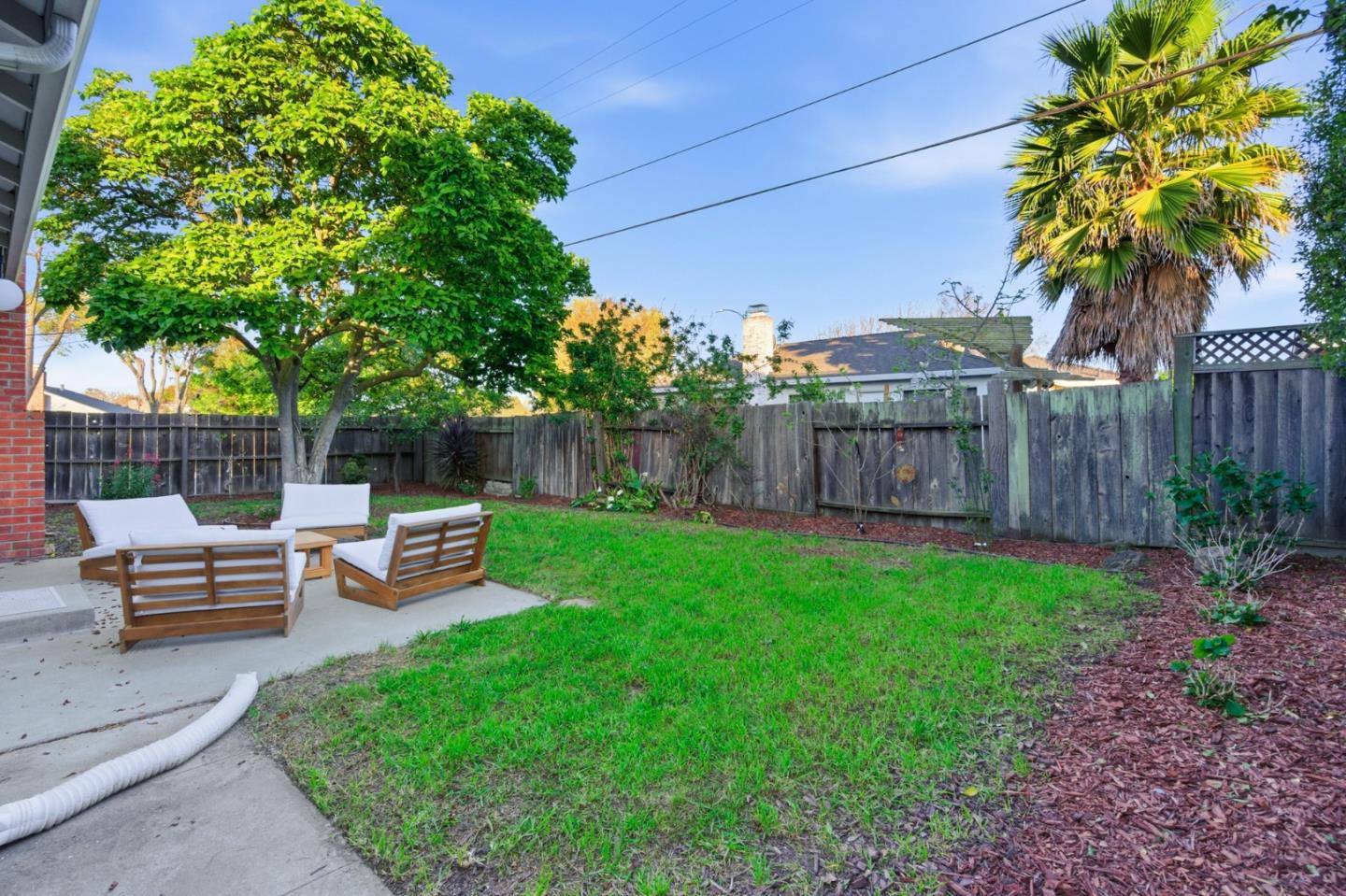 Detail Gallery Image 35 of 44 For 918 Mockingbird Ln, Sunnyvale,  CA 94087 - 3 Beds | 1/1 Baths