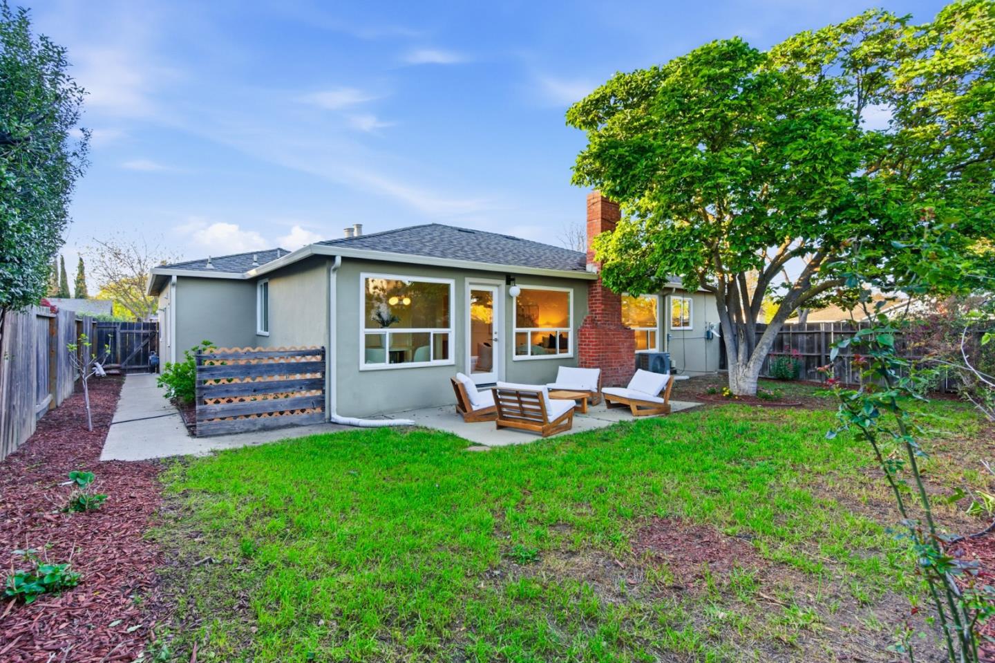 Detail Gallery Image 36 of 44 For 918 Mockingbird Ln, Sunnyvale,  CA 94087 - 3 Beds | 1/1 Baths