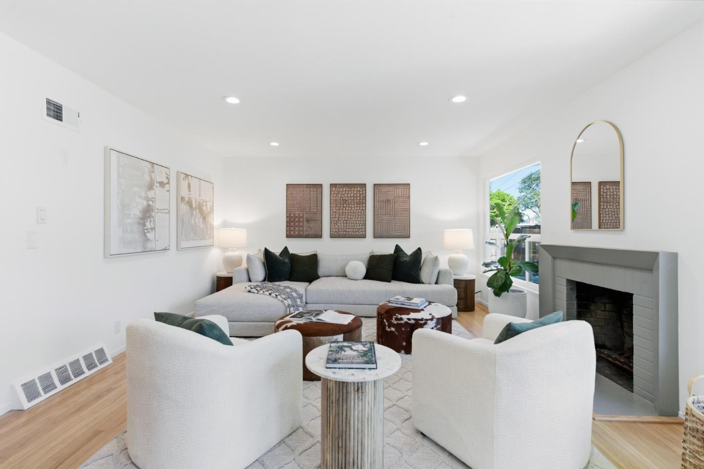 Detail Gallery Image 6 of 44 For 918 Mockingbird Ln, Sunnyvale,  CA 94087 - 3 Beds | 1/1 Baths