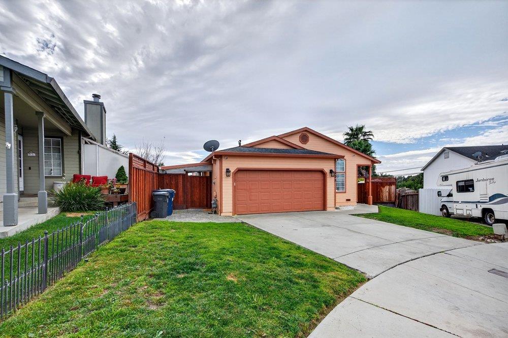 Detail Gallery Image 2 of 28 For 225 Kimberly, Watsonville,  CA 95076 - 3 Beds | 2 Baths