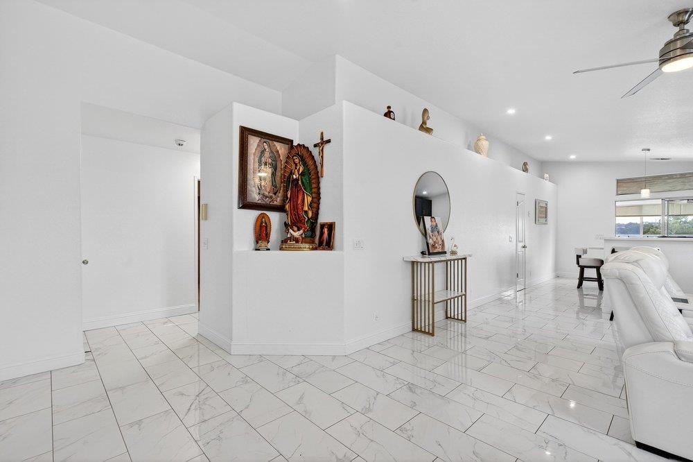 Detail Gallery Image 3 of 28 For 225 Kimberly, Watsonville,  CA 95076 - 3 Beds | 2 Baths