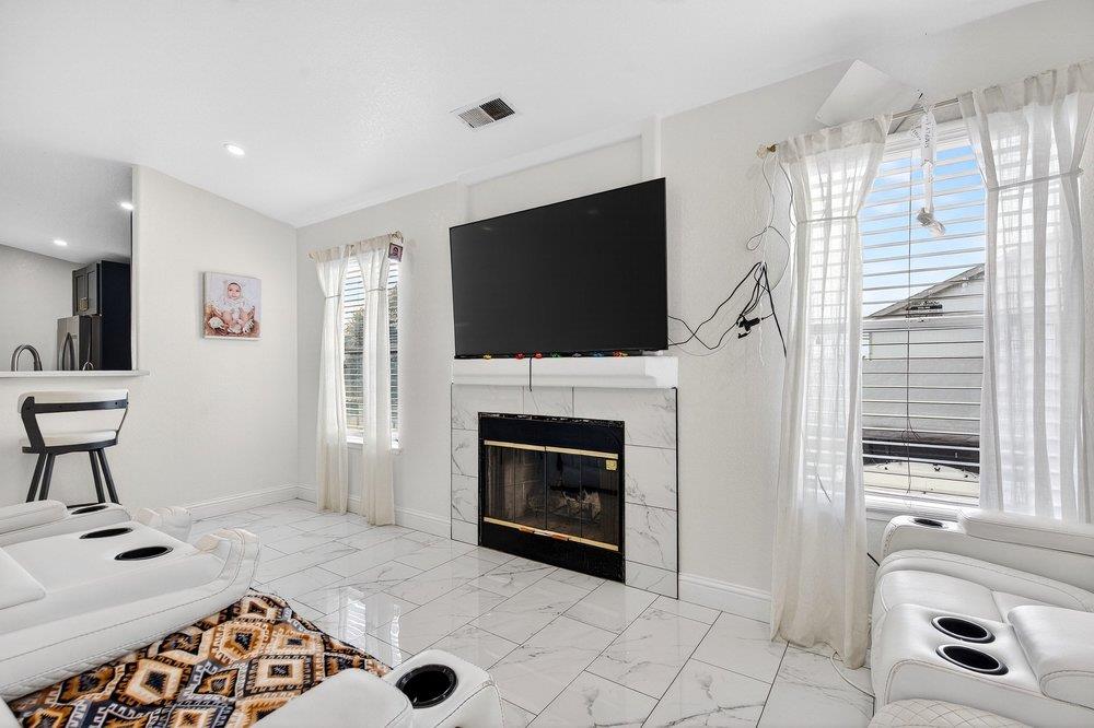 Detail Gallery Image 4 of 28 For 225 Kimberly, Watsonville,  CA 95076 - 3 Beds | 2 Baths