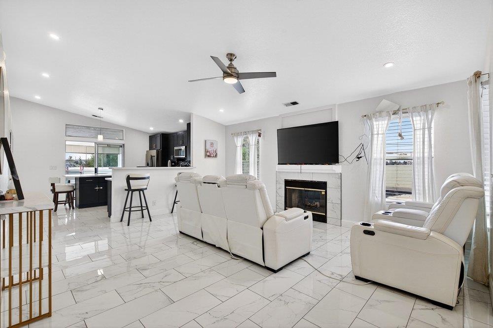 Detail Gallery Image 6 of 28 For 225 Kimberly, Watsonville,  CA 95076 - 3 Beds | 2 Baths