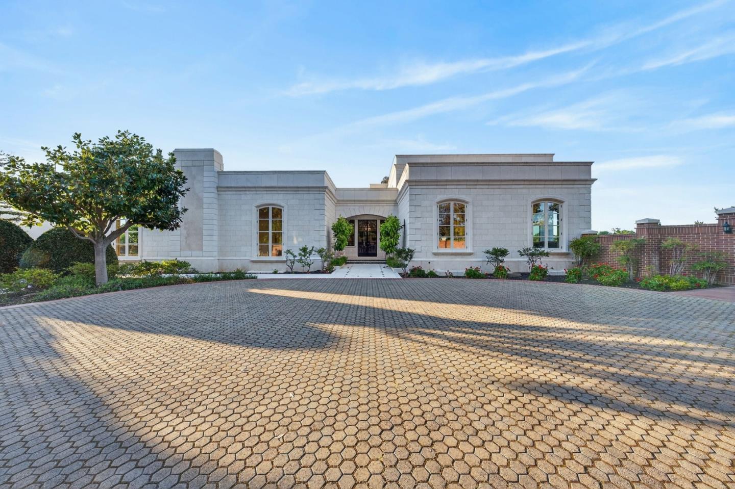 Detail Gallery Image 3 of 52 For 18331 Lexington Dr, Monte Sereno,  CA 95030 - 4 Beds | 5/3 Baths