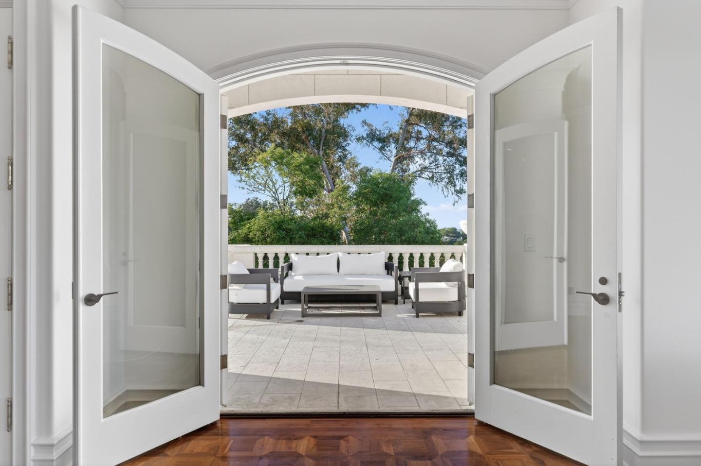 Detail Gallery Image 32 of 52 For 18331 Lexington Dr, Monte Sereno,  CA 95030 - 4 Beds | 5/3 Baths