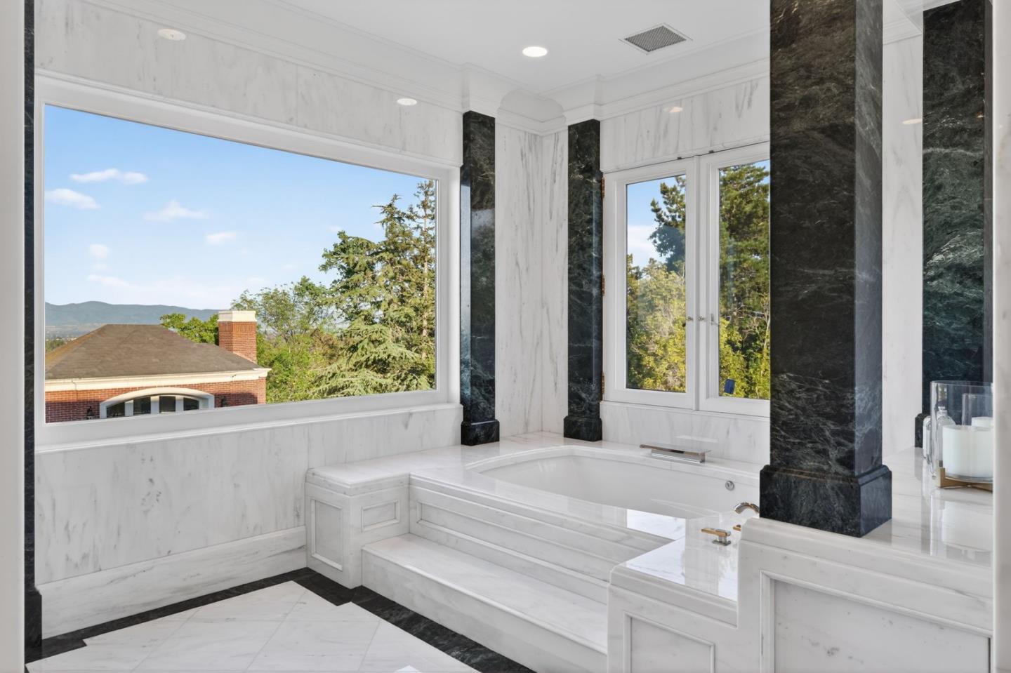 Detail Gallery Image 34 of 52 For 18331 Lexington Dr, Monte Sereno,  CA 95030 - 4 Beds | 5/3 Baths