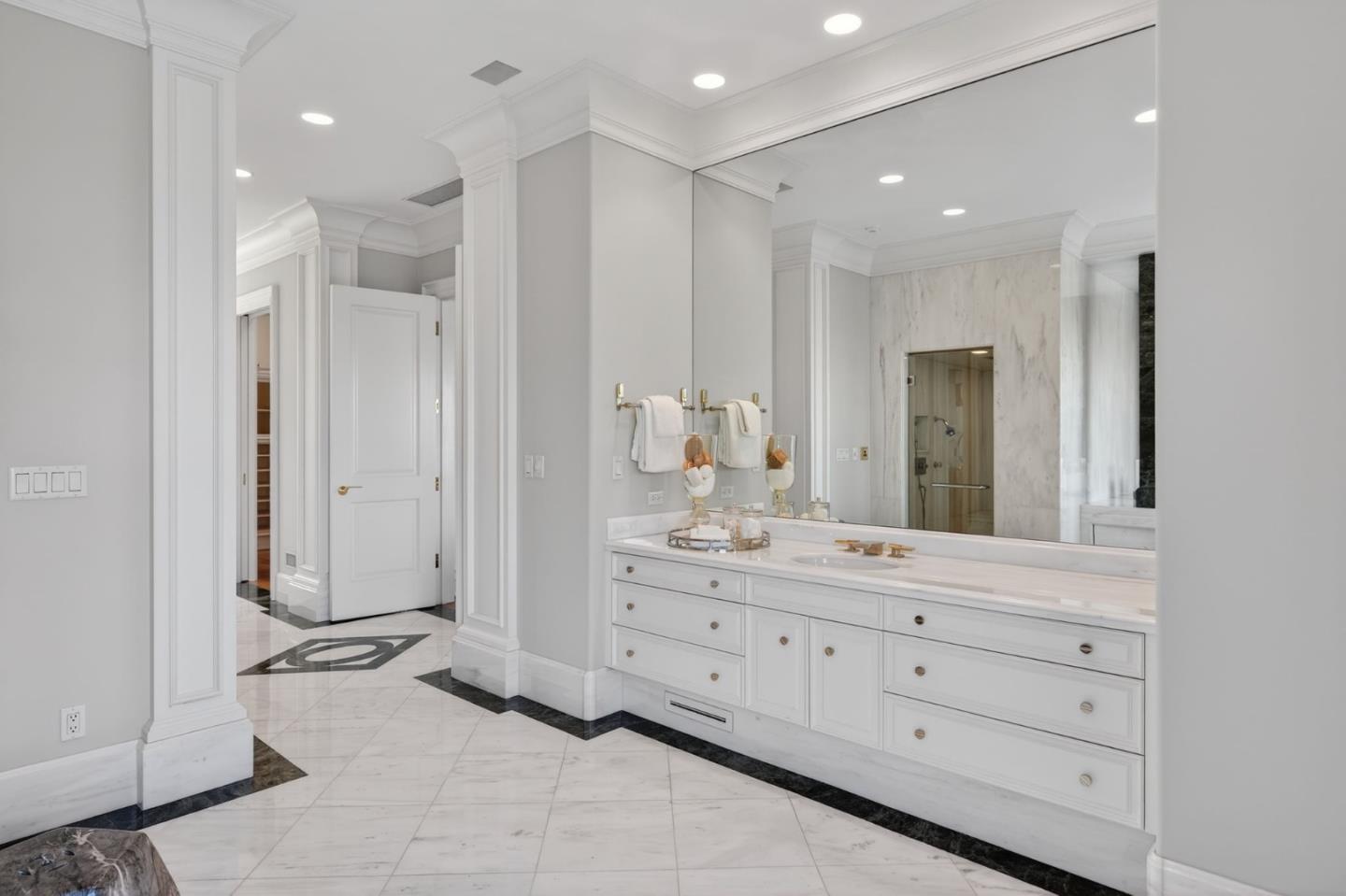 Detail Gallery Image 35 of 52 For 18331 Lexington Dr, Monte Sereno,  CA 95030 - 4 Beds | 5/3 Baths