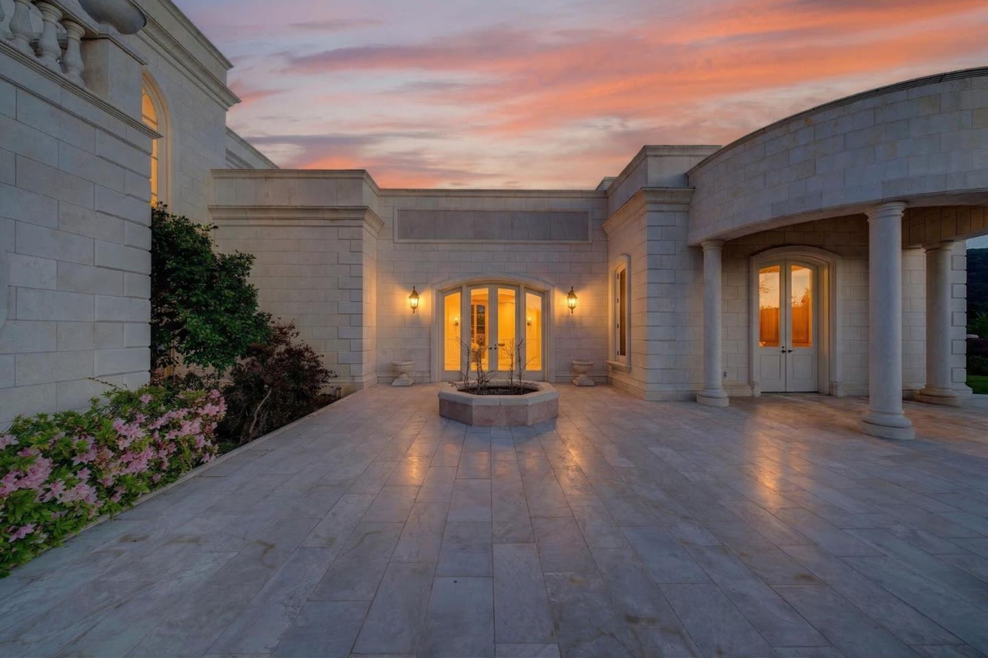 Detail Gallery Image 38 of 52 For 18331 Lexington Dr, Monte Sereno,  CA 95030 - 4 Beds | 5/3 Baths