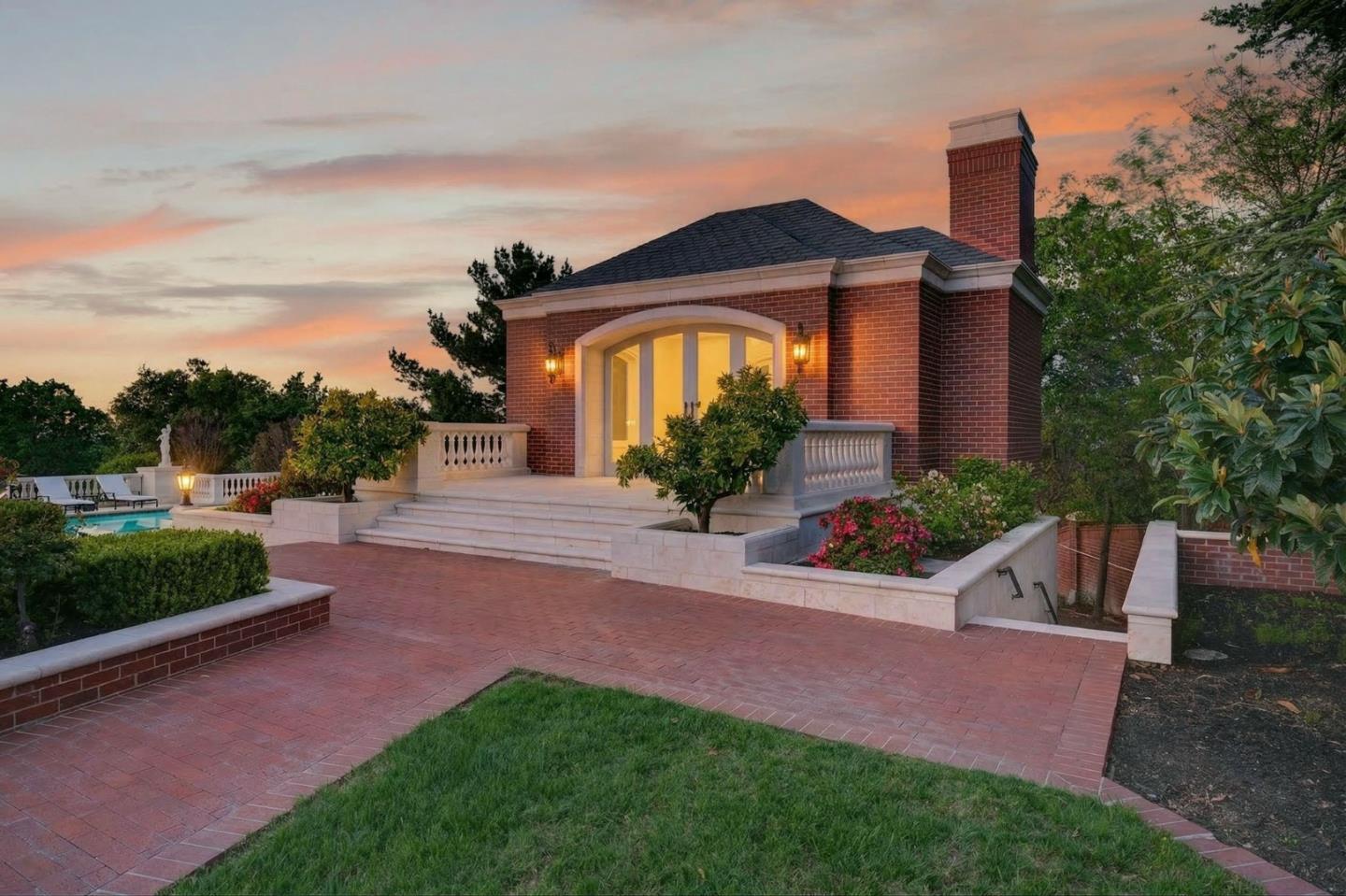 Detail Gallery Image 42 of 52 For 18331 Lexington Dr, Monte Sereno,  CA 95030 - 4 Beds | 5/3 Baths