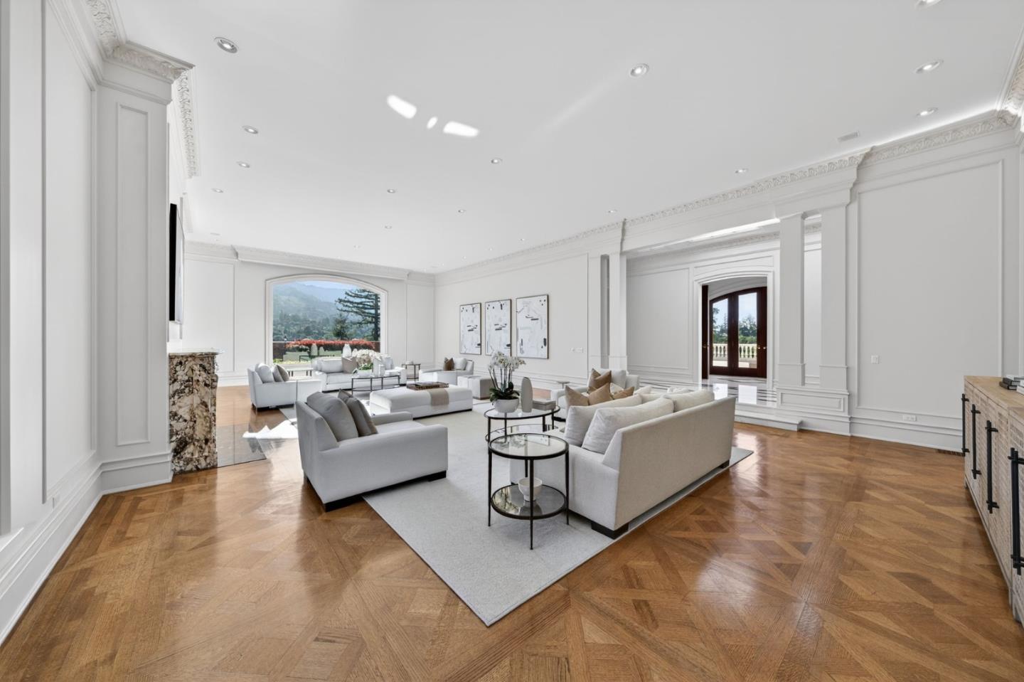 Detail Gallery Image 9 of 52 For 18331 Lexington Dr, Monte Sereno,  CA 95030 - 4 Beds | 5/3 Baths