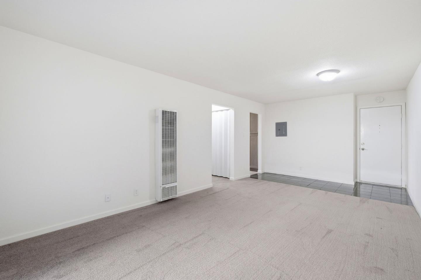 Detail Gallery Image 10 of 27 For 1660 Laguna St #D,  Concord,  CA 94520 - 1 Beds | 1 Baths