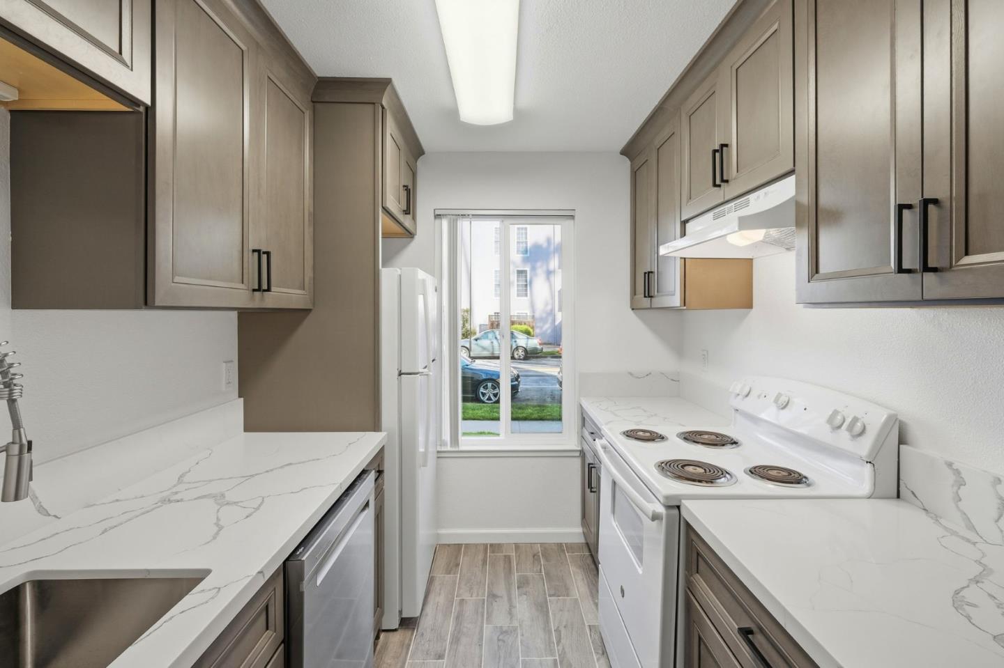 Detail Gallery Image 11 of 27 For 1660 Laguna St #D,  Concord,  CA 94520 - 1 Beds | 1 Baths