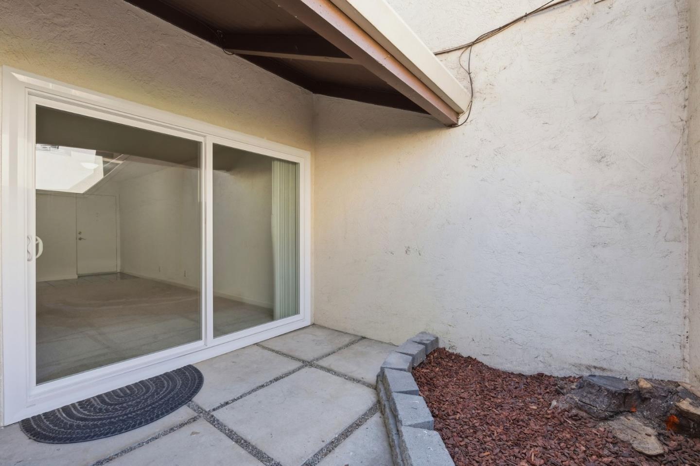Detail Gallery Image 21 of 27 For 1660 Laguna St #D,  Concord,  CA 94520 - 1 Beds | 1 Baths