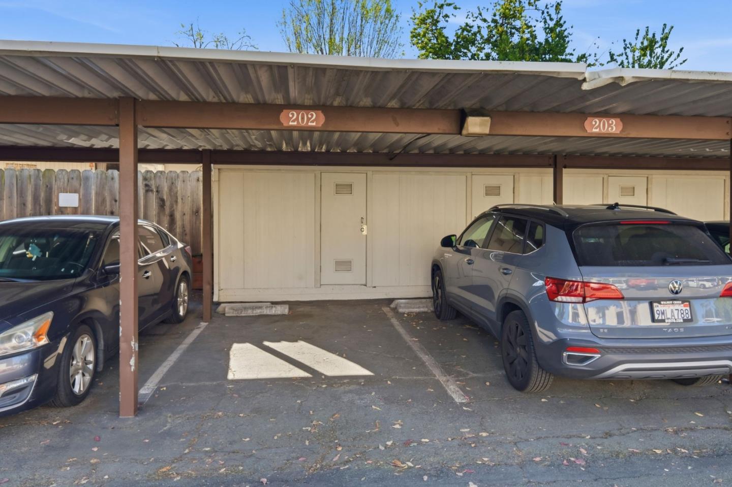 Detail Gallery Image 23 of 27 For 1660 Laguna St #D,  Concord,  CA 94520 - 1 Beds | 1 Baths