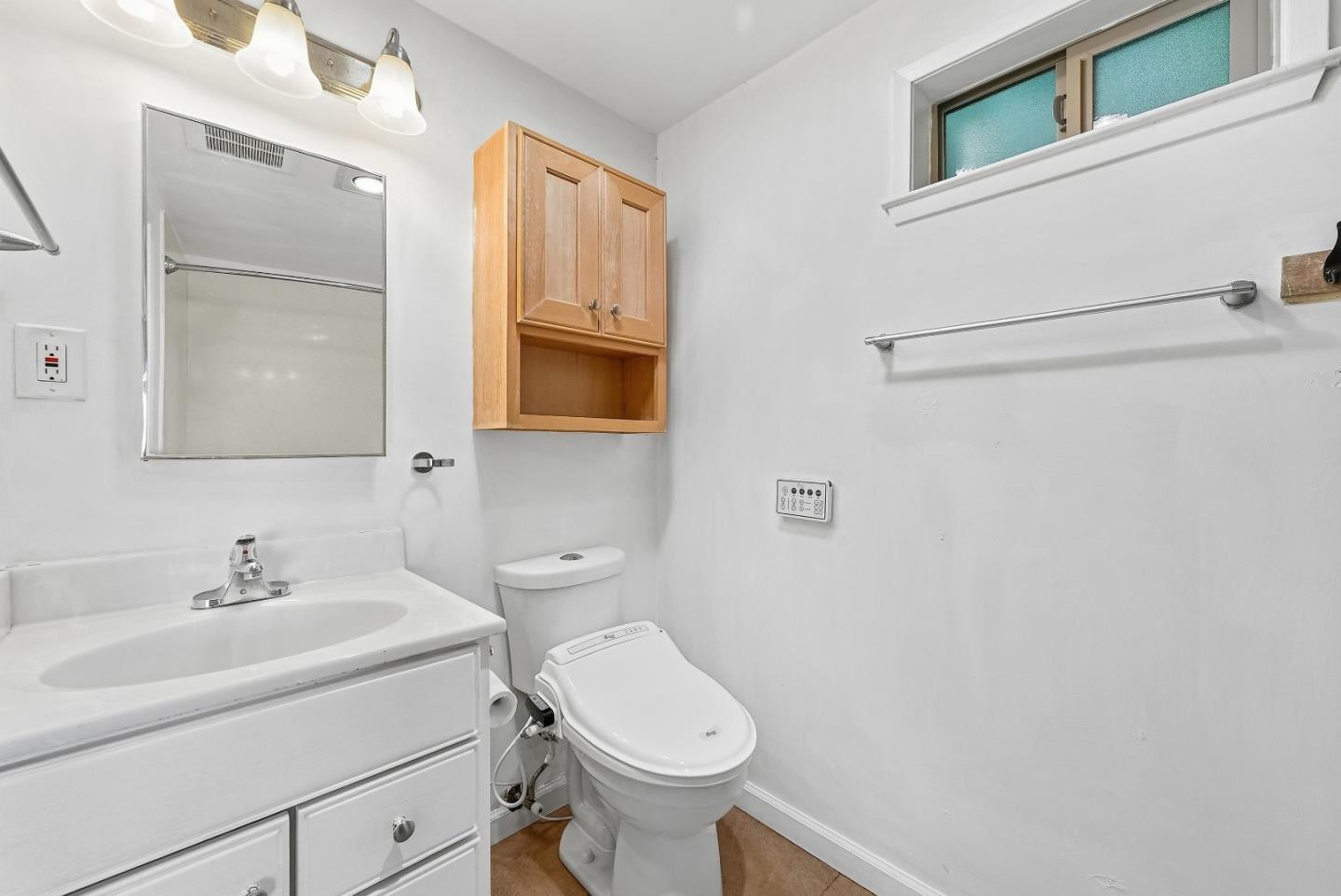 Detail Gallery Image 12 of 39 For 40161 Kelly St, Fremont,  CA 94538 - 4 Beds | 2/1 Baths