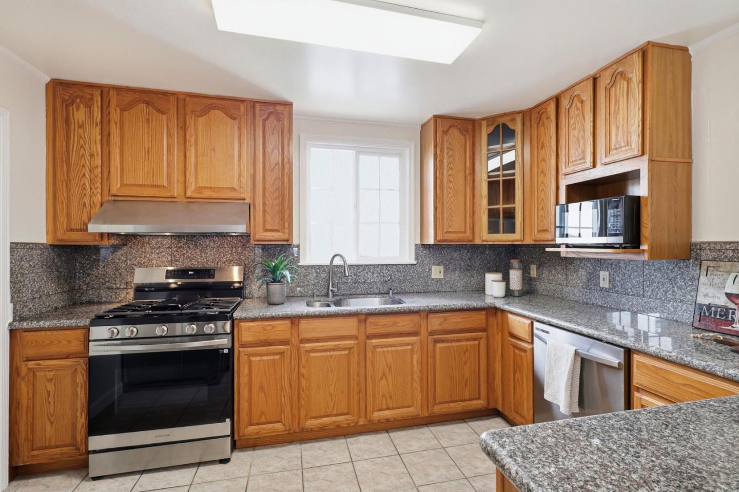 Detail Gallery Image 11 of 35 For 848 Wildwood Ave, Daly City,  CA 94015 - 3 Beds | 2 Baths