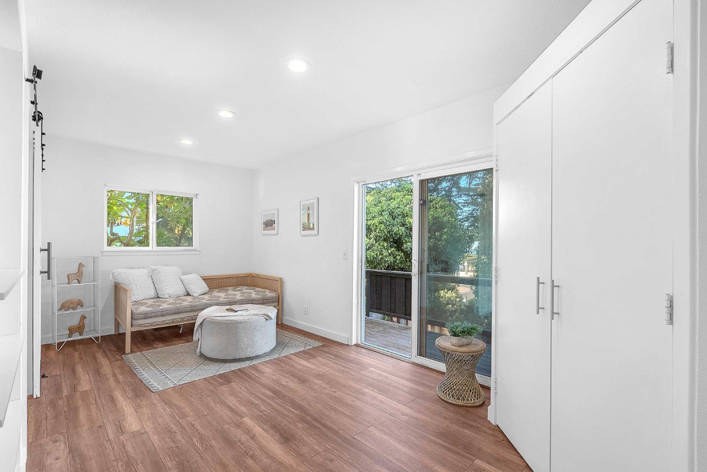 Detail Gallery Image 14 of 51 For 279 Sterling Ave, Pacifica,  CA 94044 - 5 Beds | 3/2 Baths