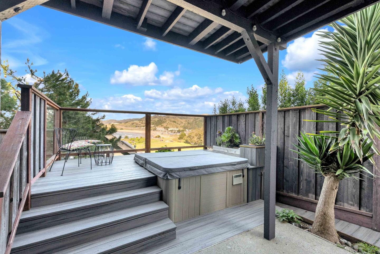 Detail Gallery Image 37 of 51 For 279 Sterling Ave, Pacifica,  CA 94044 - 5 Beds | 3/2 Baths