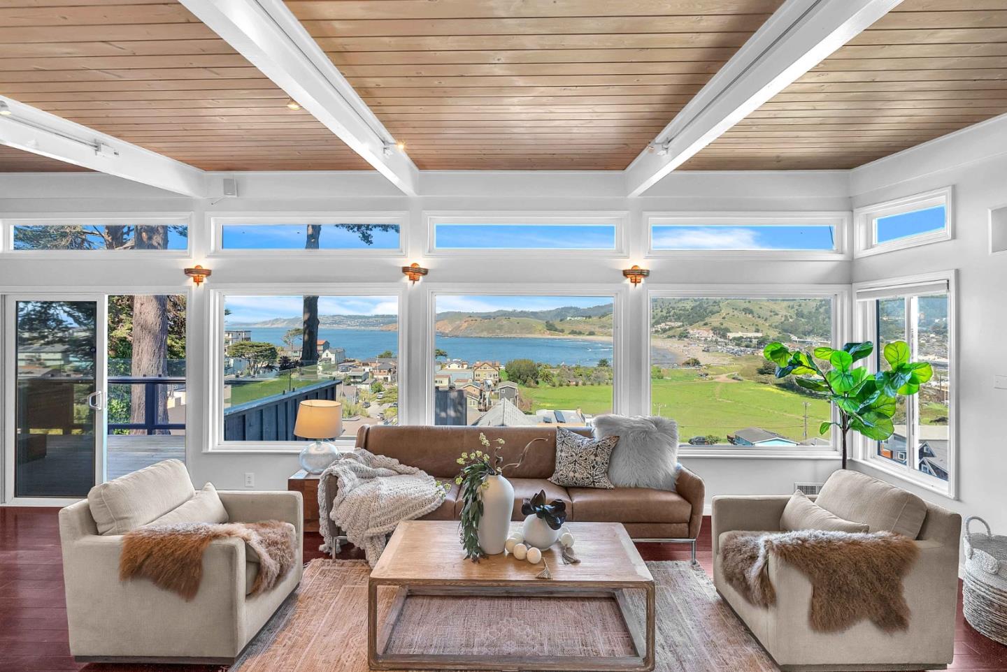 Detail Gallery Image 4 of 51 For 279 Sterling Ave, Pacifica,  CA 94044 - 5 Beds | 3/2 Baths