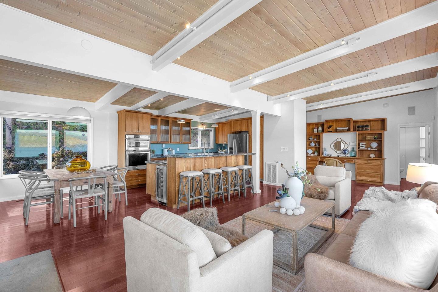 Detail Gallery Image 5 of 51 For 279 Sterling Ave, Pacifica,  CA 94044 - 5 Beds | 3/2 Baths