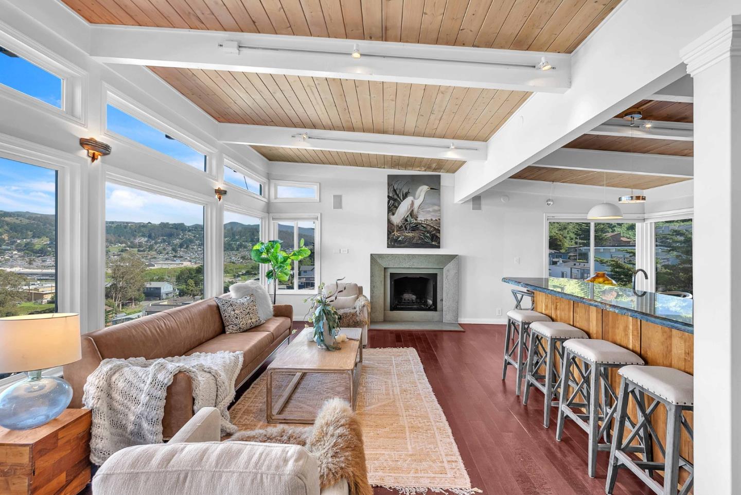 Detail Gallery Image 6 of 51 For 279 Sterling Ave, Pacifica,  CA 94044 - 5 Beds | 3/2 Baths