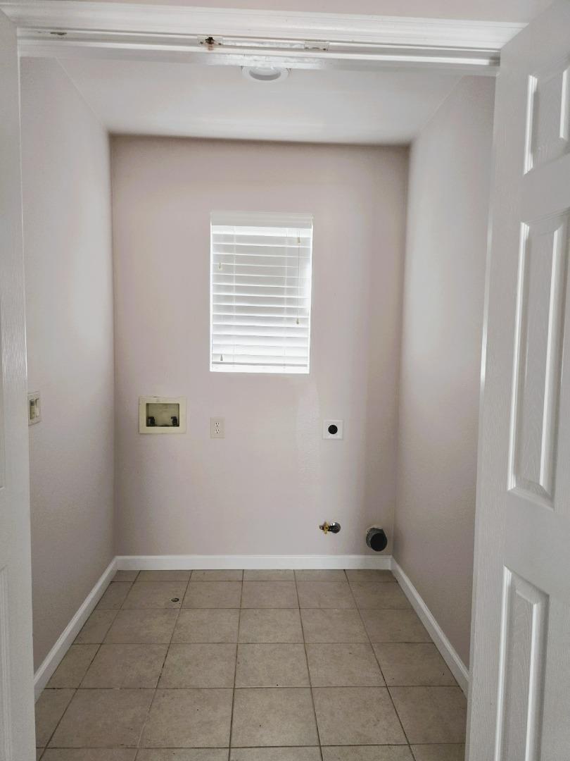 Detail Gallery Image 24 of 37 For 312 Mullion Ct, San Jose,  CA 95116 - 4 Beds | 2/1 Baths