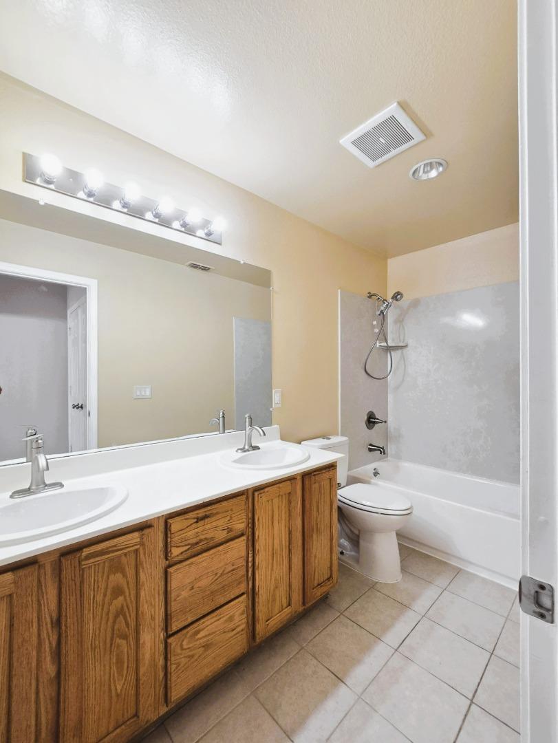 Detail Gallery Image 25 of 37 For 312 Mullion Ct, San Jose,  CA 95116 - 4 Beds | 2/1 Baths