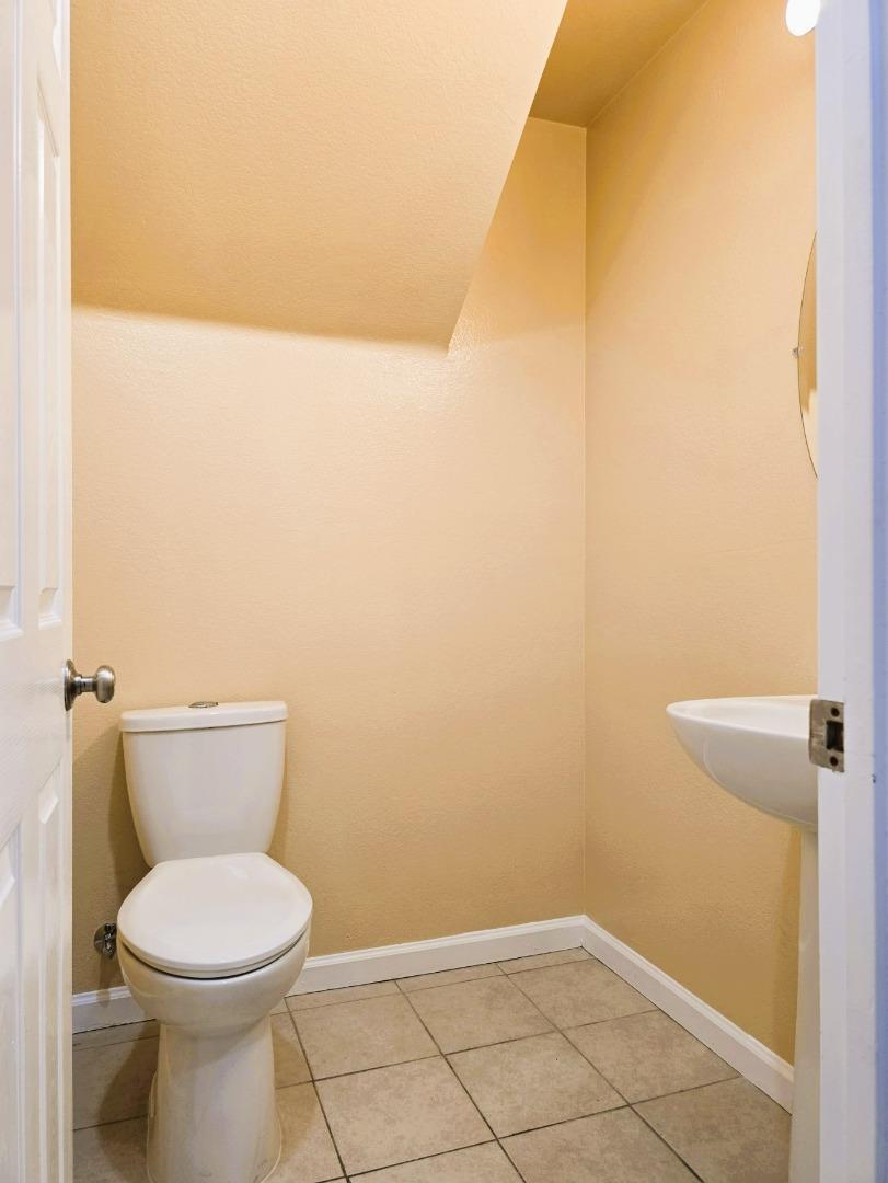 Detail Gallery Image 8 of 37 For 312 Mullion Ct, San Jose,  CA 95116 - 4 Beds | 2/1 Baths