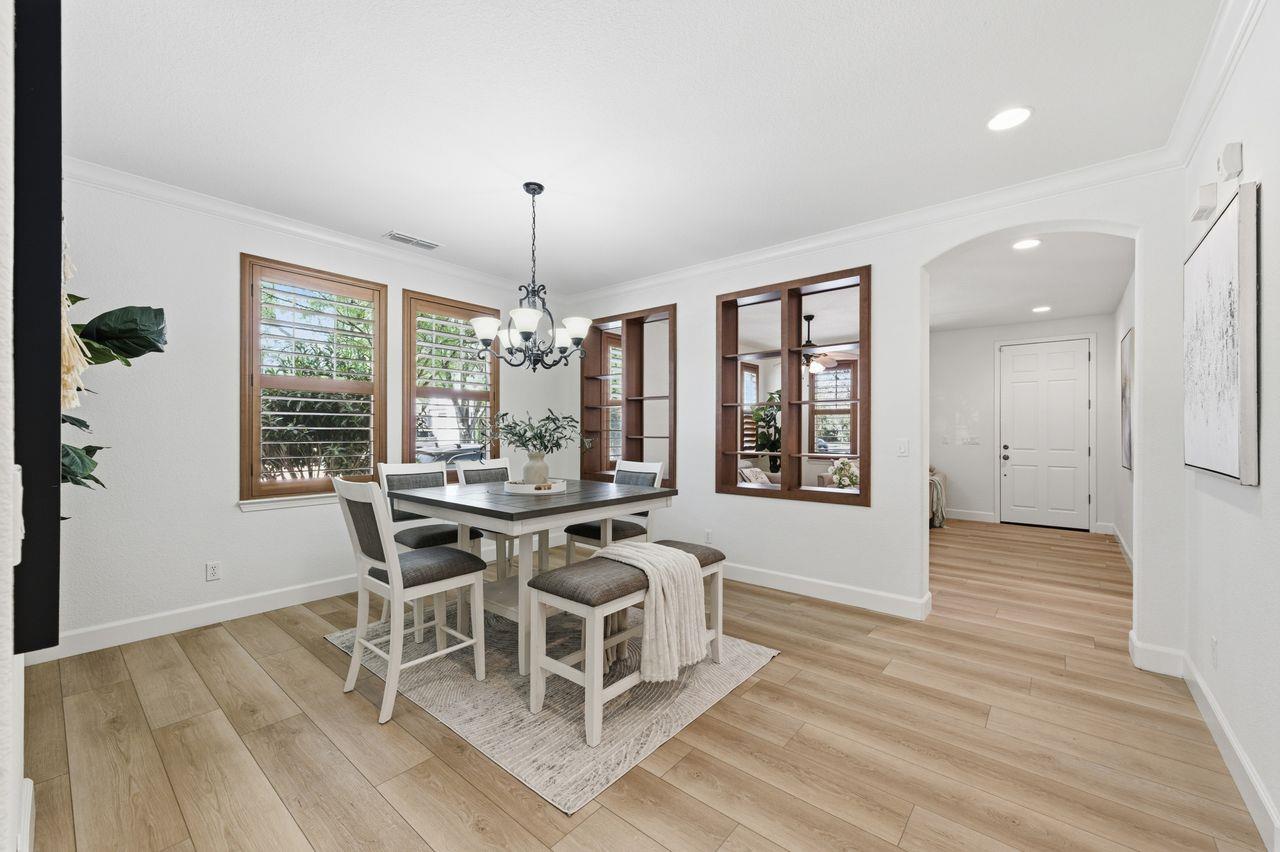 Detail Gallery Image 11 of 48 For 698 W Rico Way, Tracy,  CA 95391 - 5 Beds | 4 Baths