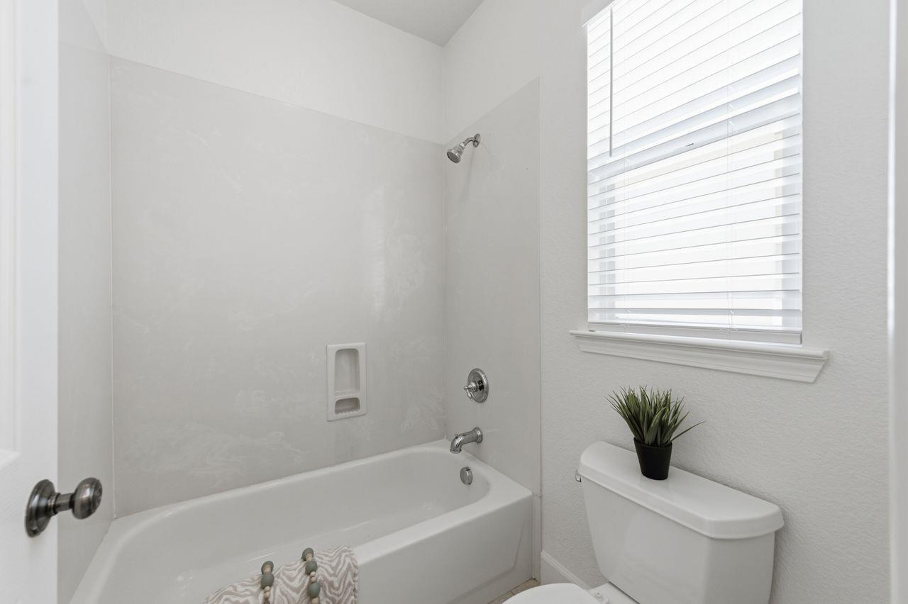 Detail Gallery Image 37 of 48 For 698 W Rico Way, Tracy,  CA 95391 - 5 Beds | 4 Baths