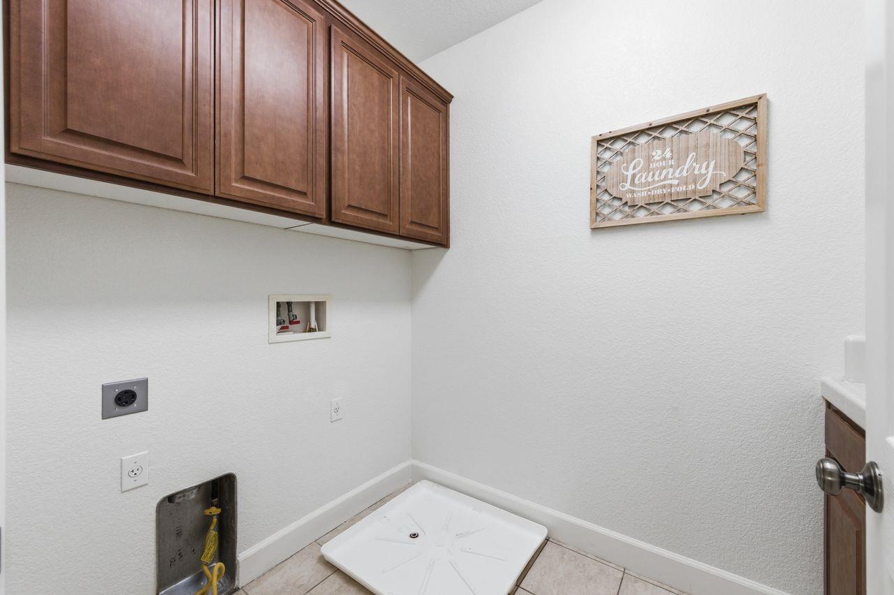 Detail Gallery Image 38 of 48 For 698 W Rico Way, Tracy,  CA 95391 - 5 Beds | 4 Baths