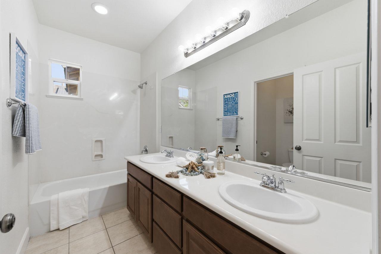 Detail Gallery Image 43 of 48 For 698 W Rico Way, Tracy,  CA 95391 - 5 Beds | 4 Baths