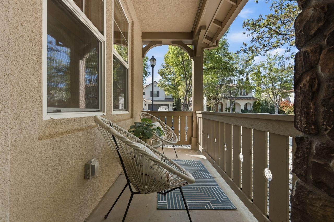 Detail Gallery Image 5 of 48 For 698 W Rico Way, Tracy,  CA 95391 - 5 Beds | 4 Baths