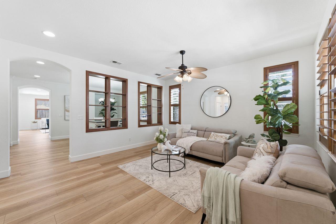 Detail Gallery Image 6 of 48 For 698 W Rico Way, Tracy,  CA 95391 - 5 Beds | 4 Baths