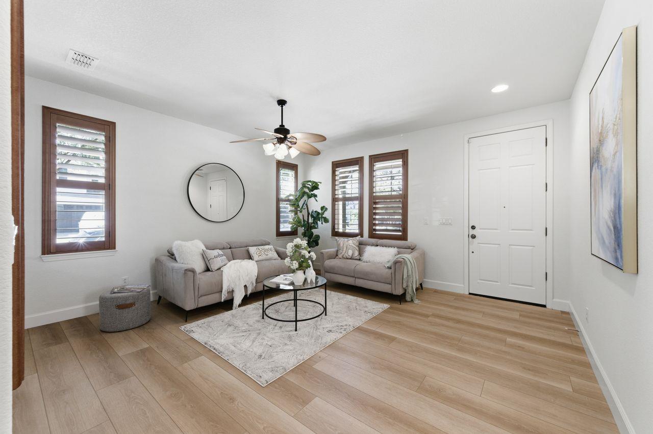 Detail Gallery Image 7 of 48 For 698 W Rico Way, Tracy,  CA 95391 - 5 Beds | 4 Baths