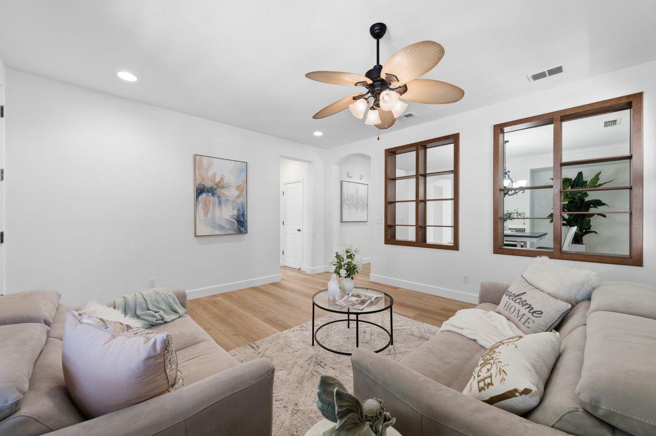 Detail Gallery Image 8 of 48 For 698 W Rico Way, Tracy,  CA 95391 - 5 Beds | 4 Baths