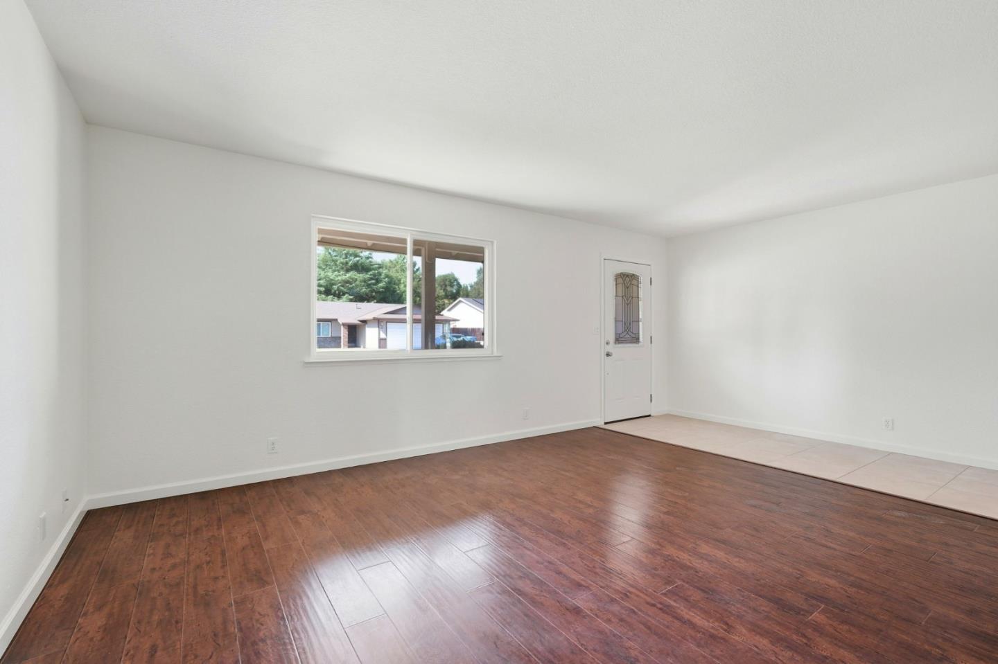 Detail Gallery Image 7 of 34 For 2016 Westboro Ln, Manteca,  CA 95336 - 3 Beds | 2 Baths