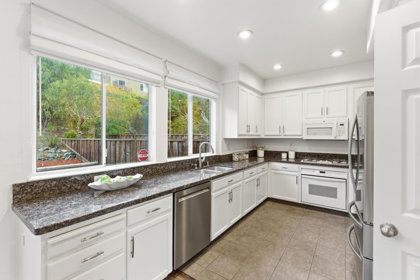 Detail Gallery Image 15 of 41 For 12 Baycrest Way, South San Francisco,  CA 94080 - 3 Beds | 2/1 Baths