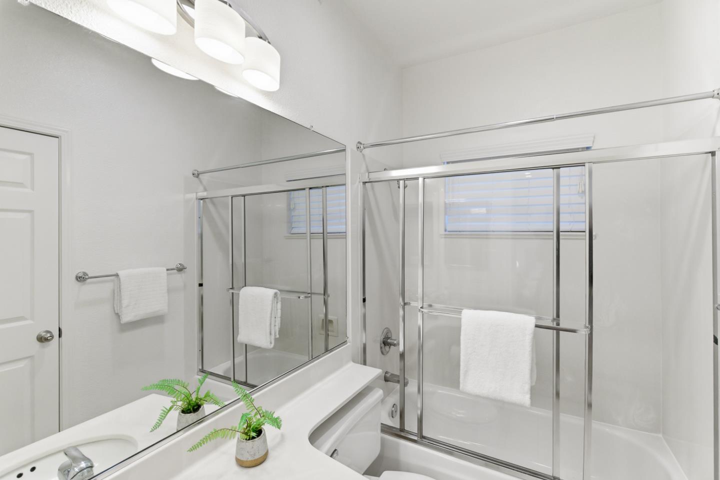 Detail Gallery Image 27 of 41 For 12 Baycrest Way, South San Francisco,  CA 94080 - 3 Beds | 2/1 Baths