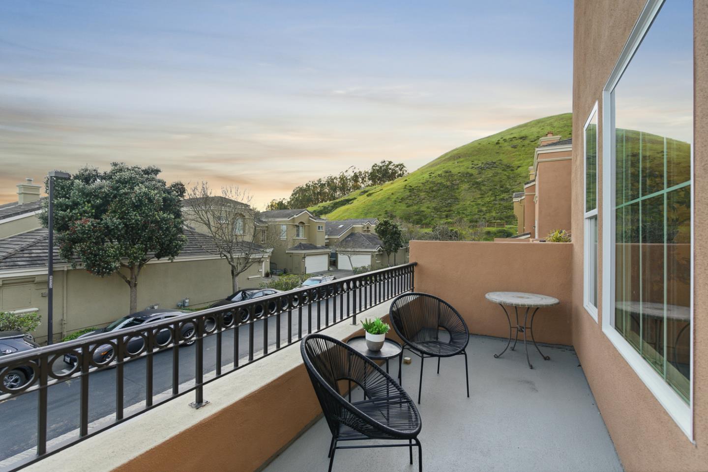 Detail Gallery Image 37 of 41 For 12 Baycrest Way, South San Francisco,  CA 94080 - 3 Beds | 2/1 Baths