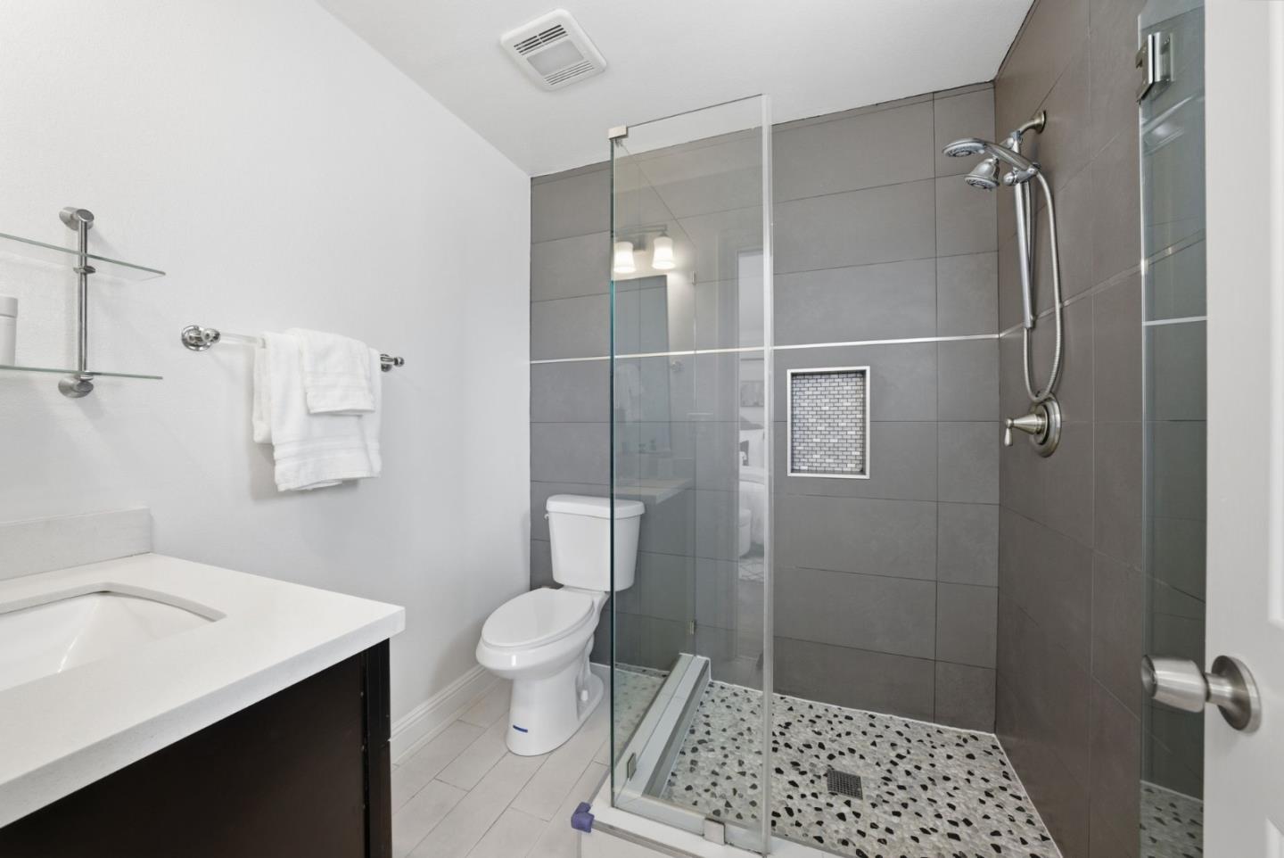 Detail Gallery Image 18 of 31 For 591 Marylinn Dr, Milpitas,  CA 95035 - 3 Beds | 2 Baths