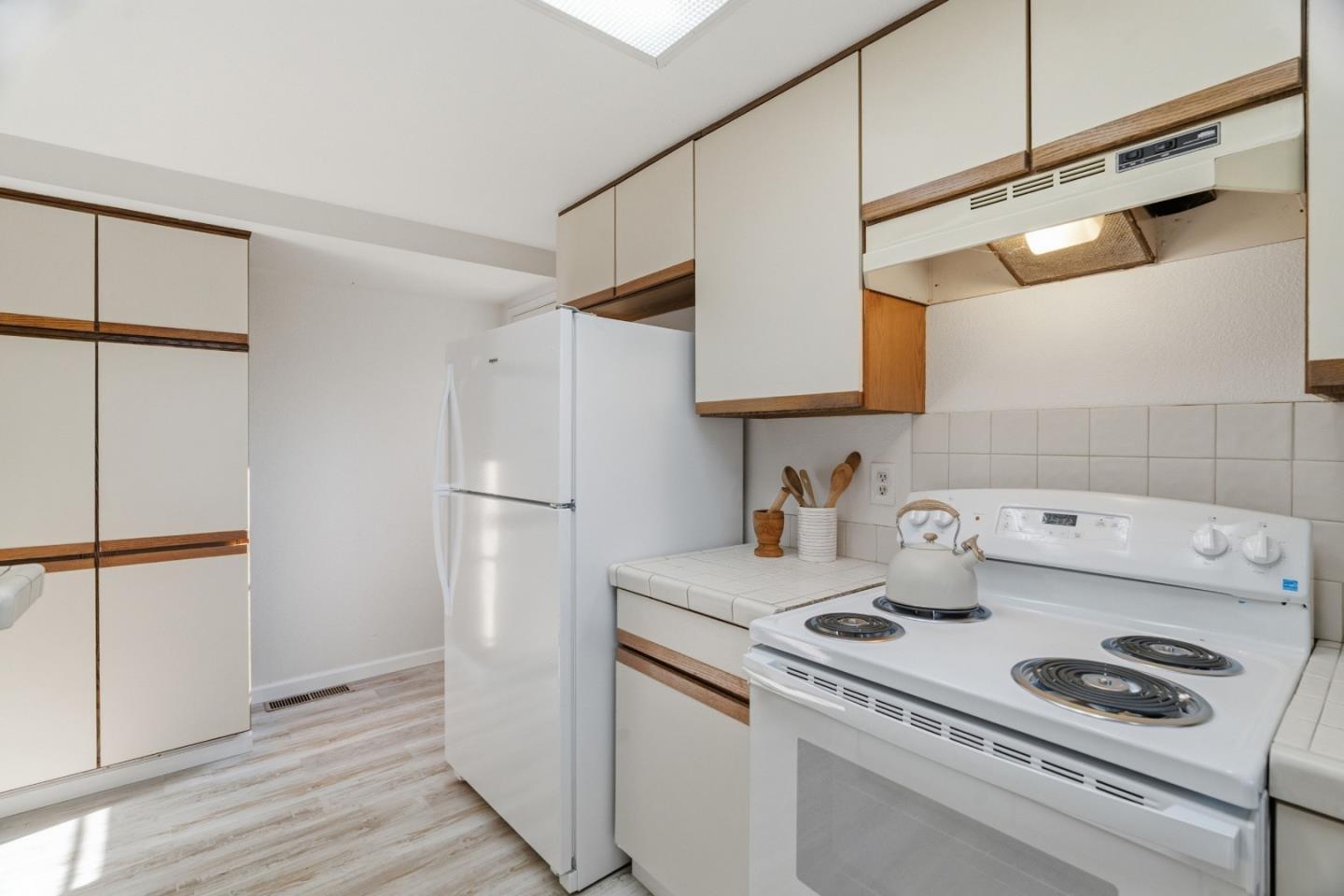 Detail Gallery Image 11 of 59 For 740 Loma Prieta Dr, Aptos,  CA 95003 - 3 Beds | 2/1 Baths