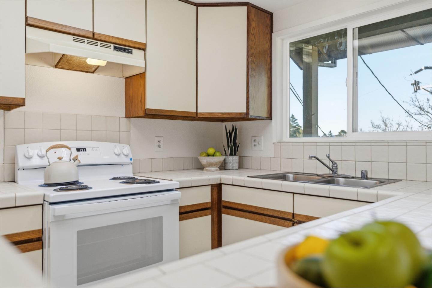 Detail Gallery Image 13 of 59 For 740 Loma Prieta Dr, Aptos,  CA 95003 - 3 Beds | 2/1 Baths