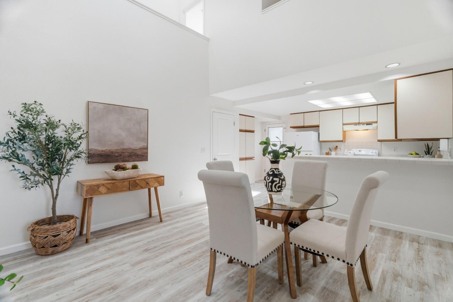 Detail Gallery Image 8 of 59 For 740 Loma Prieta Dr, Aptos,  CA 95003 - 3 Beds | 2/1 Baths